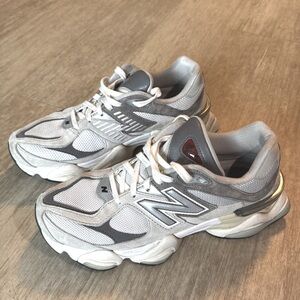New Balance 9060 Men's size 10